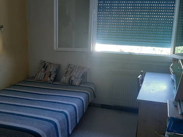 Roomlala | Alugo quarto mobiliado em casa particular