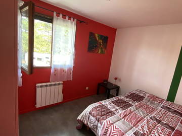 Roomlala | Alugue um quarto de um local