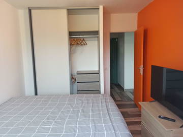 Roomlala | Alugue um quarto em uma casa com um morador local em Launaguet