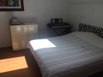 Roomlala | Aluguel de quarto mobiliado em Bègles