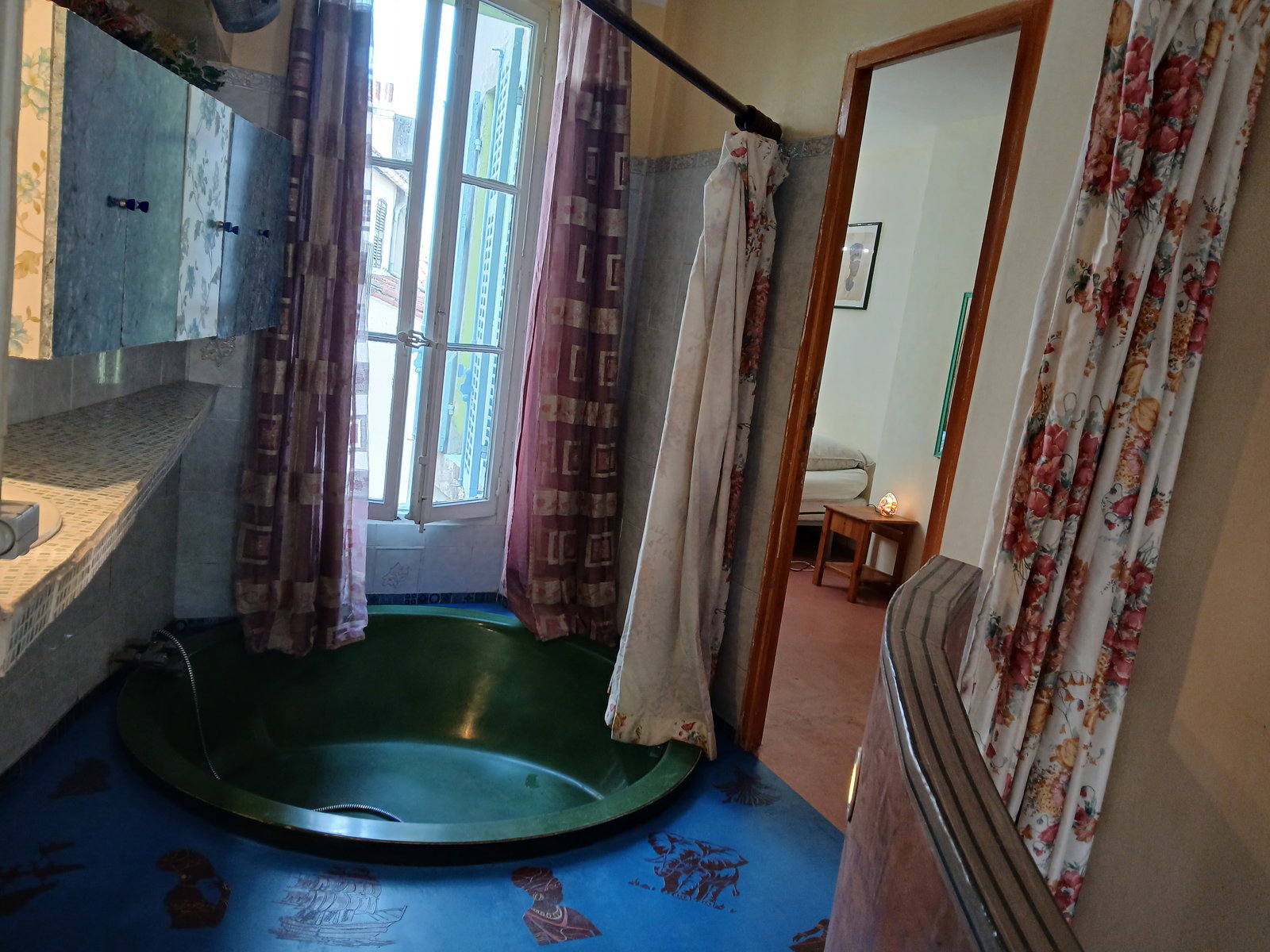 Entire Home Marseille 106140