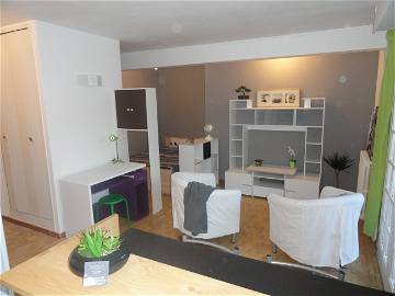 Roomlala | Ampio Monolocale Arredato Per Studenti Avignon Mistral