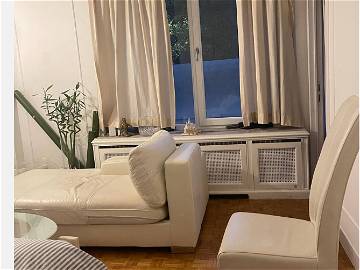 Roomlala | Amplia habitación compartida