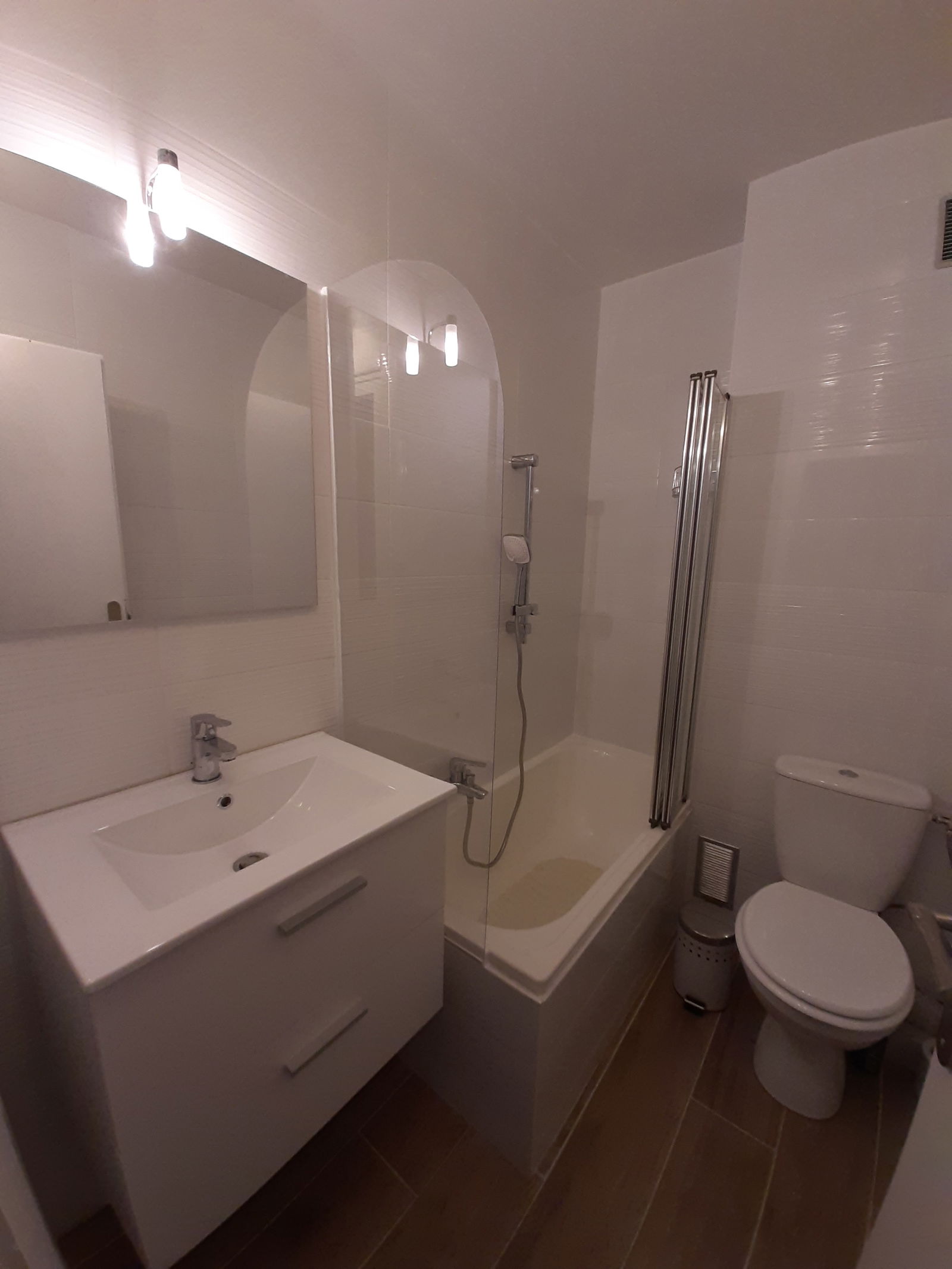 Colocación Annemasse 250030