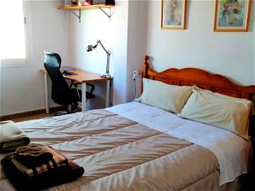 Roomlala | Amplia Y Cómoda Habitación En Palma
