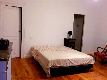 Roomlala | Amplio Dormitorio Con Vestidor, Oficina, Baño Con Ducha Y Wc