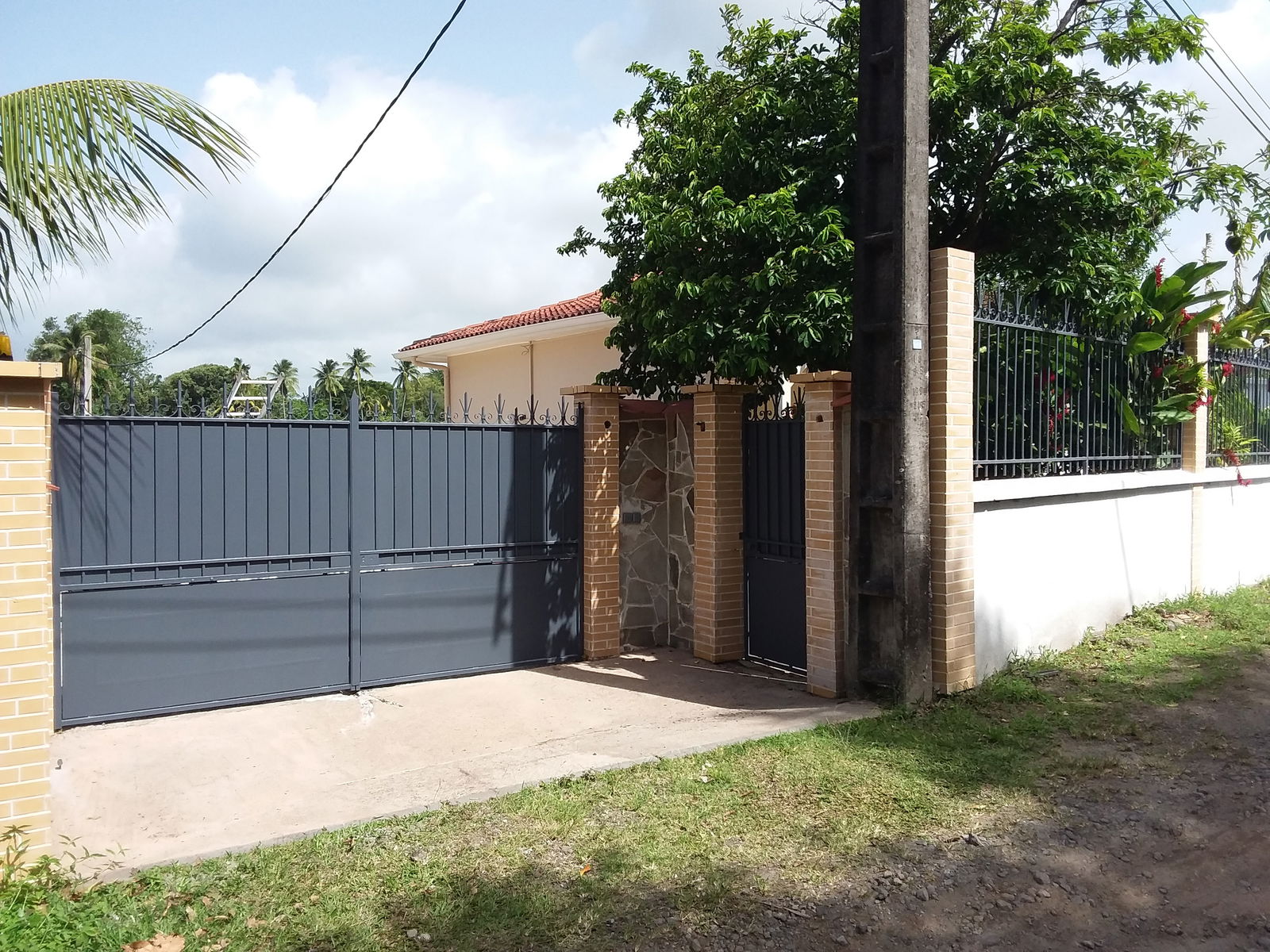 Estudio Independiente La Trinité 243770