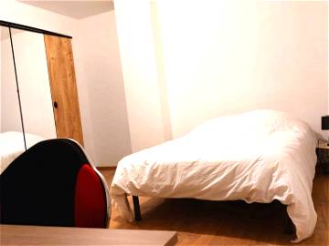 Roomlala | Amueblado Piso Compartido 4 Dormitorios Triplex 200m2 Reformado