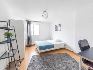 Roomlala | Angenehmes Und Geräumiges Zimmer – 17 M² – ST63