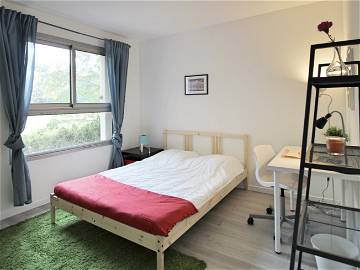 Roomlala | Angenehmes Und Helles Zimmer – 14 M² – MA17