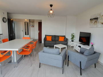 Roomlala | Apartament z 3 sypialniami w dzielnicy uniwersyteckiej
