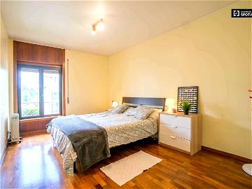 Roomlala | Apartamento Com 150m2 3 Quartos, 2 Casas De Banho, Garagem, 