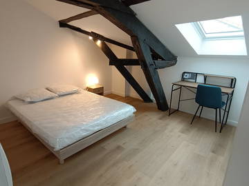 Roomlala | Apartamento compartido amueblado de 5 habitaciones en el centro de la ciudad.