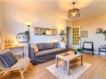 Roomlala | Apartamento Compartido De 3 Dormitorios (De Pie) En Nîmes Centre Ville