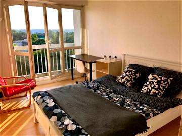 Roomlala | Apartamento Compartido De 5 Dormitorios Con Balcones / Prefectura De Cergy