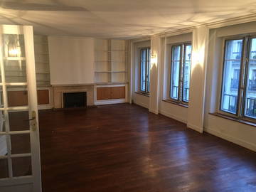 Roomlala | Apartamento Compartilhado 116m² 3 Pessoas