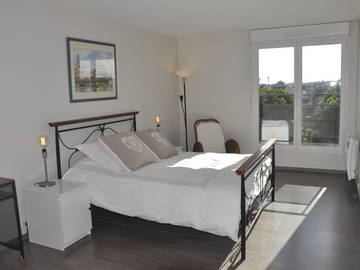 Roomlala | APARTAMENTO COMPARTILHADO 3 QUARTOS 18 M2 CADA (cópia)