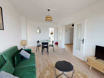 Roomlala | Apartamento compartilhado agradável e alegre para 3 estudantes/jovens profissionais