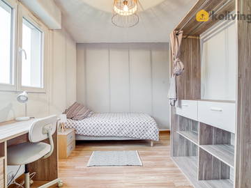 Roomlala | Apartamento compartilhado de 4 quartos em Evry