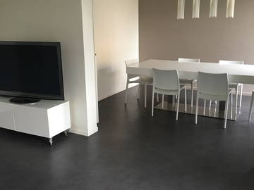 Roomlala | Apartamento De 3 Dormitorios - Corta Estancia