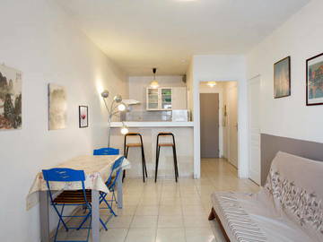 Roomlala | Apartamento de 36m2 com 2 quartos para alugar, a 70m da praia