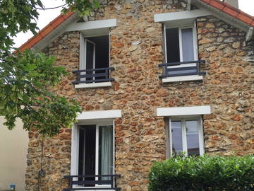 Roomlala | Apartamento de 4 assoalhadas para alugar numa linda casa de pedra