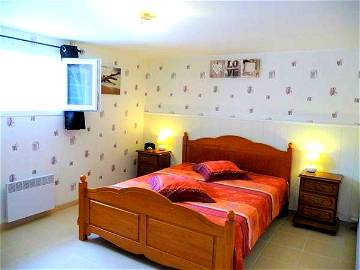 Roomlala | Apartamento De 70m En Villa Con Piscina