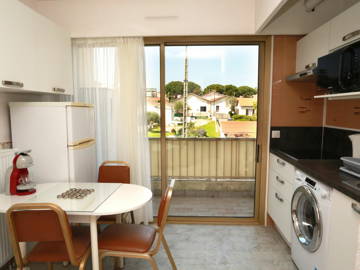 Roomlala | Apartamento De Dos Habitaciones En Alquiler En Golfe-juan