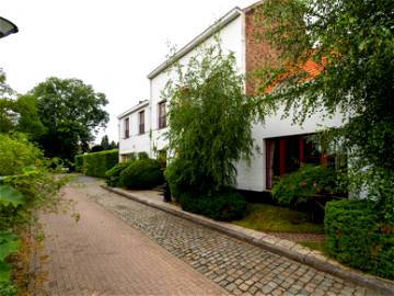 Roomlala | Apartamento En Villa En Nossegem