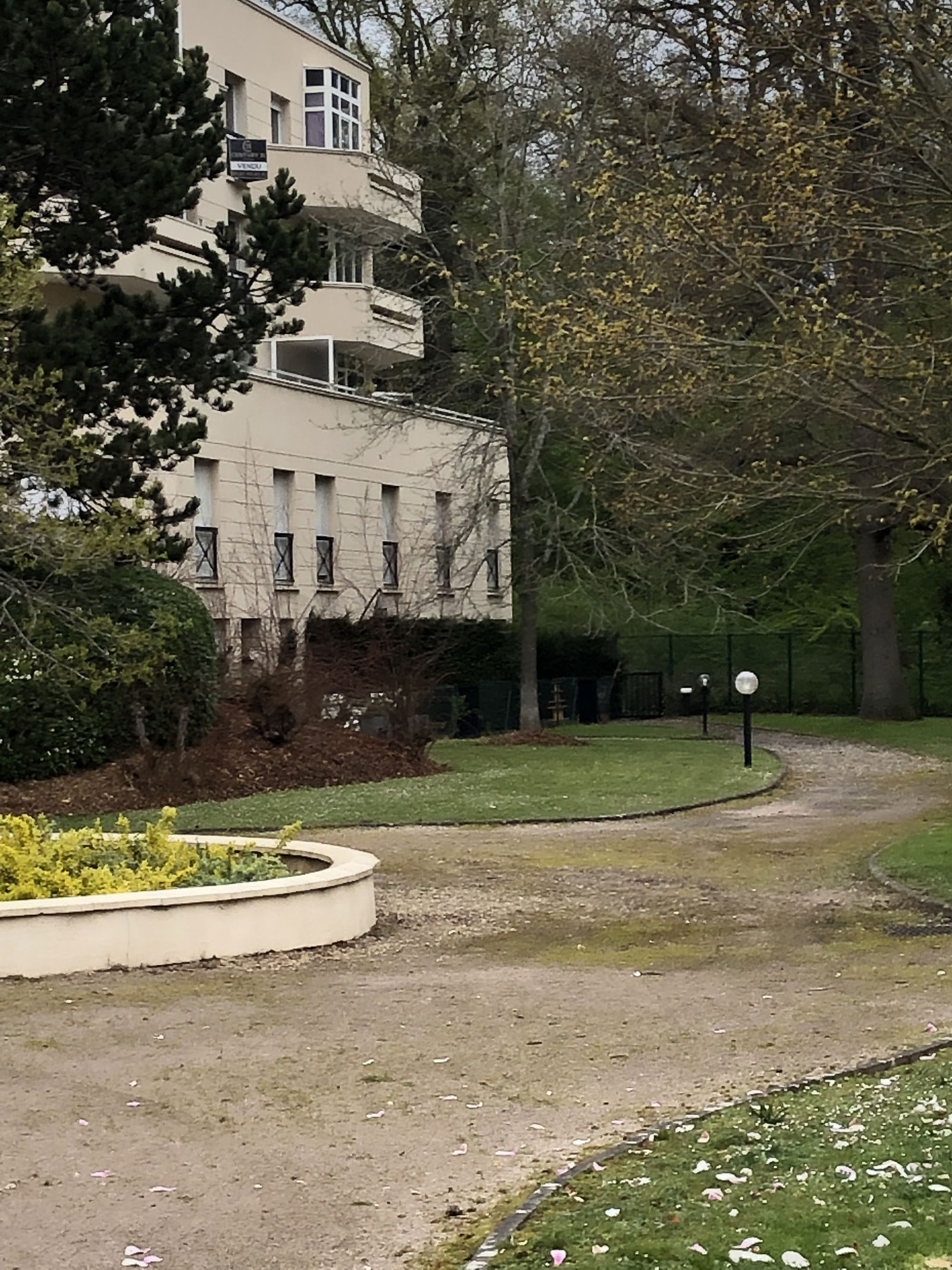 Estudio Independiente Évry-Courcouronnes 257591