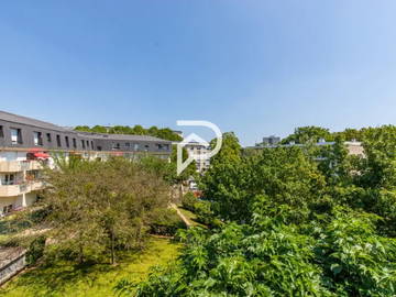 Roomlala | Apartamento grande e iluminado no centro da cidade de Massy