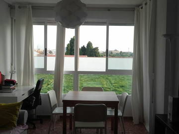 Roomlala | Apartamento luminoso com vista para o jardim
