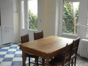 Roomlala | Apartamento Mobiliado De 75 M2 Com Terraço Para Alugar Em Saint-Gi