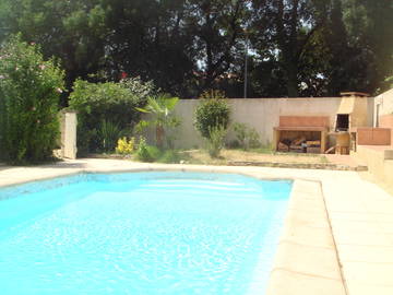 Roomlala | Apartamento para alugar em moradia com piscina 