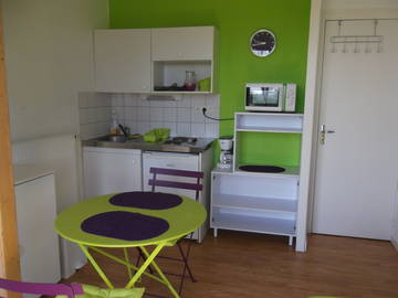 Roomlala | Apartamento T1 Amueblado Con Balcón