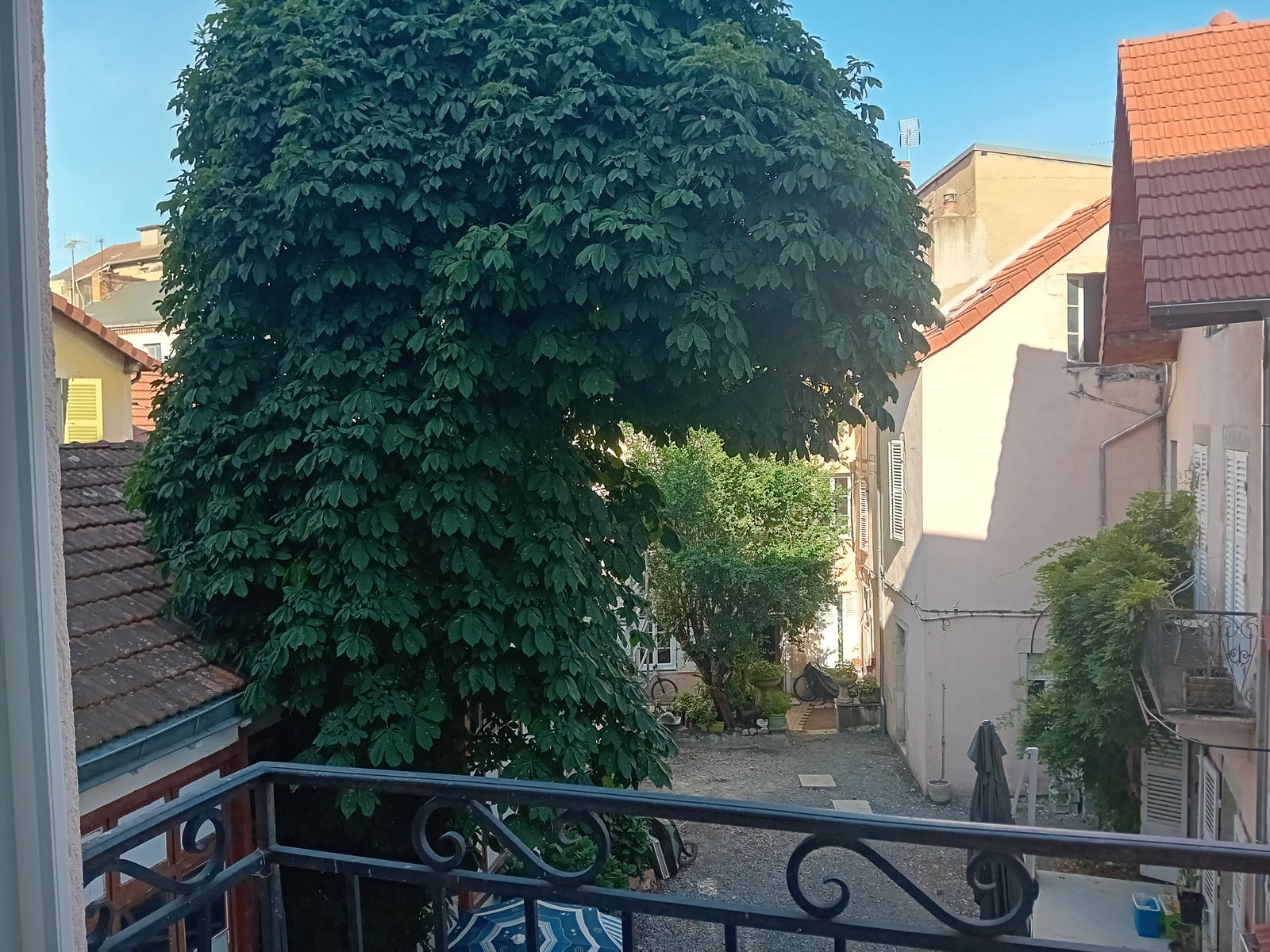 Entire Home Vichy 558108