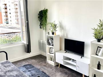 Roomlala | Apartment 5 minutes from metro 7 Aubervilliers