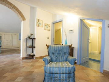 Entire Home Monticiano 24250-7