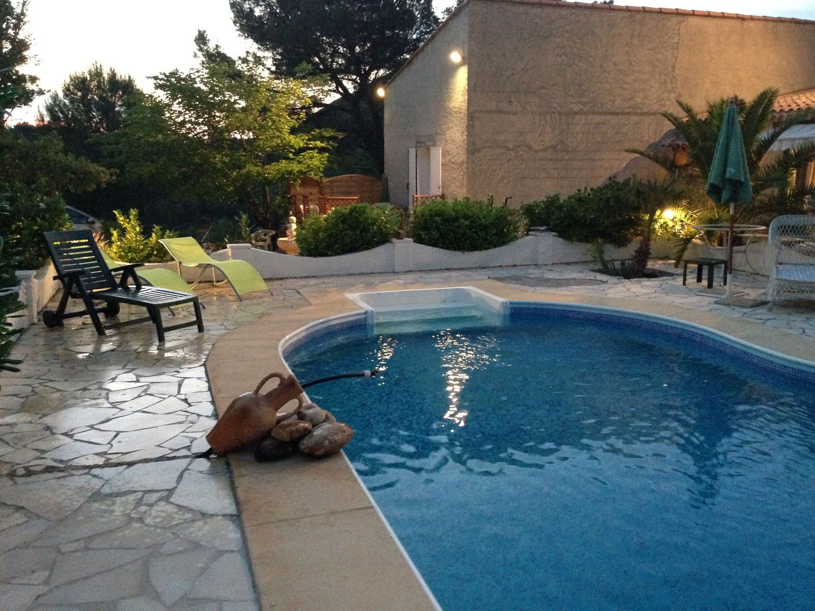 Entire Home Rognes 85768