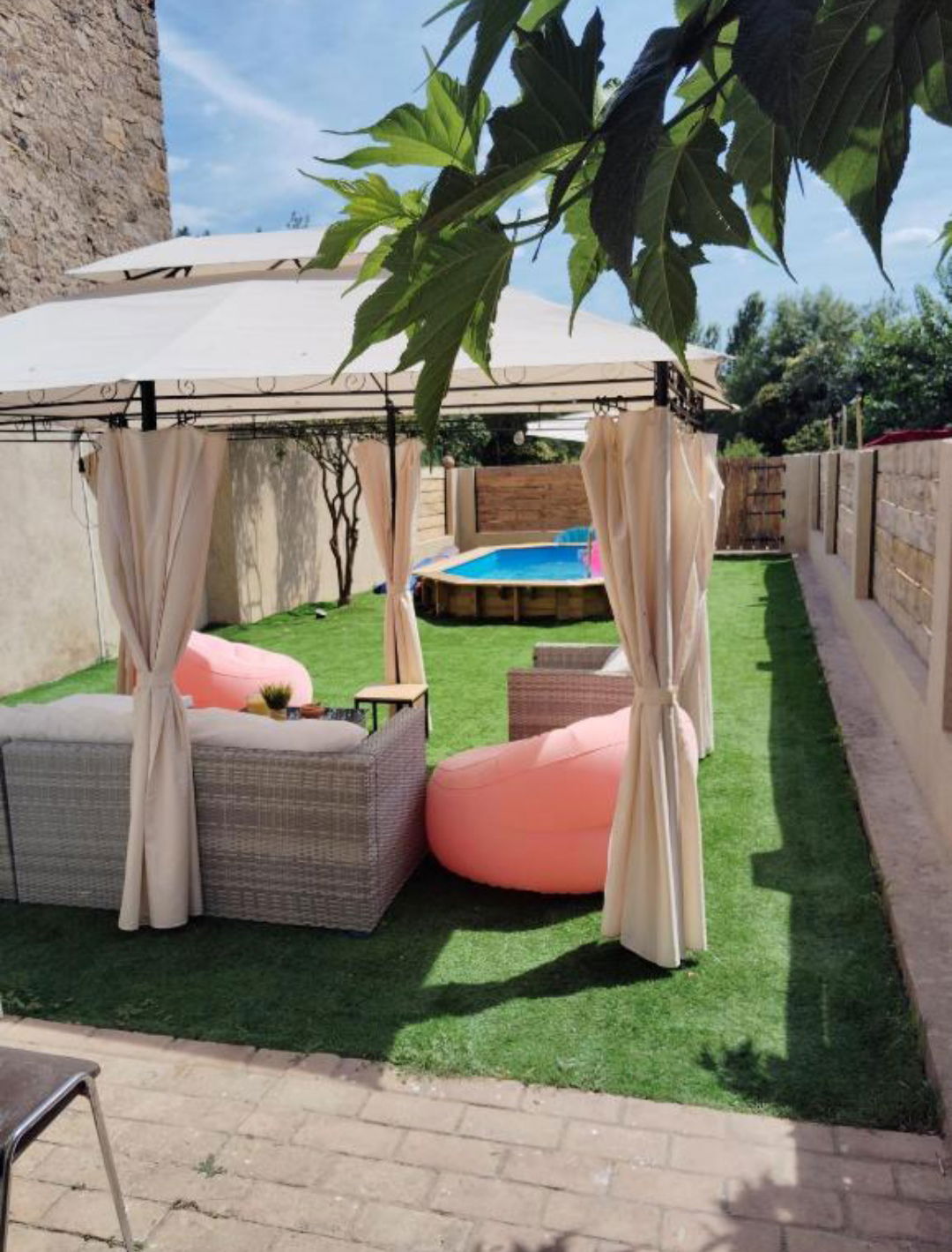 Homestay Le Muy 521008