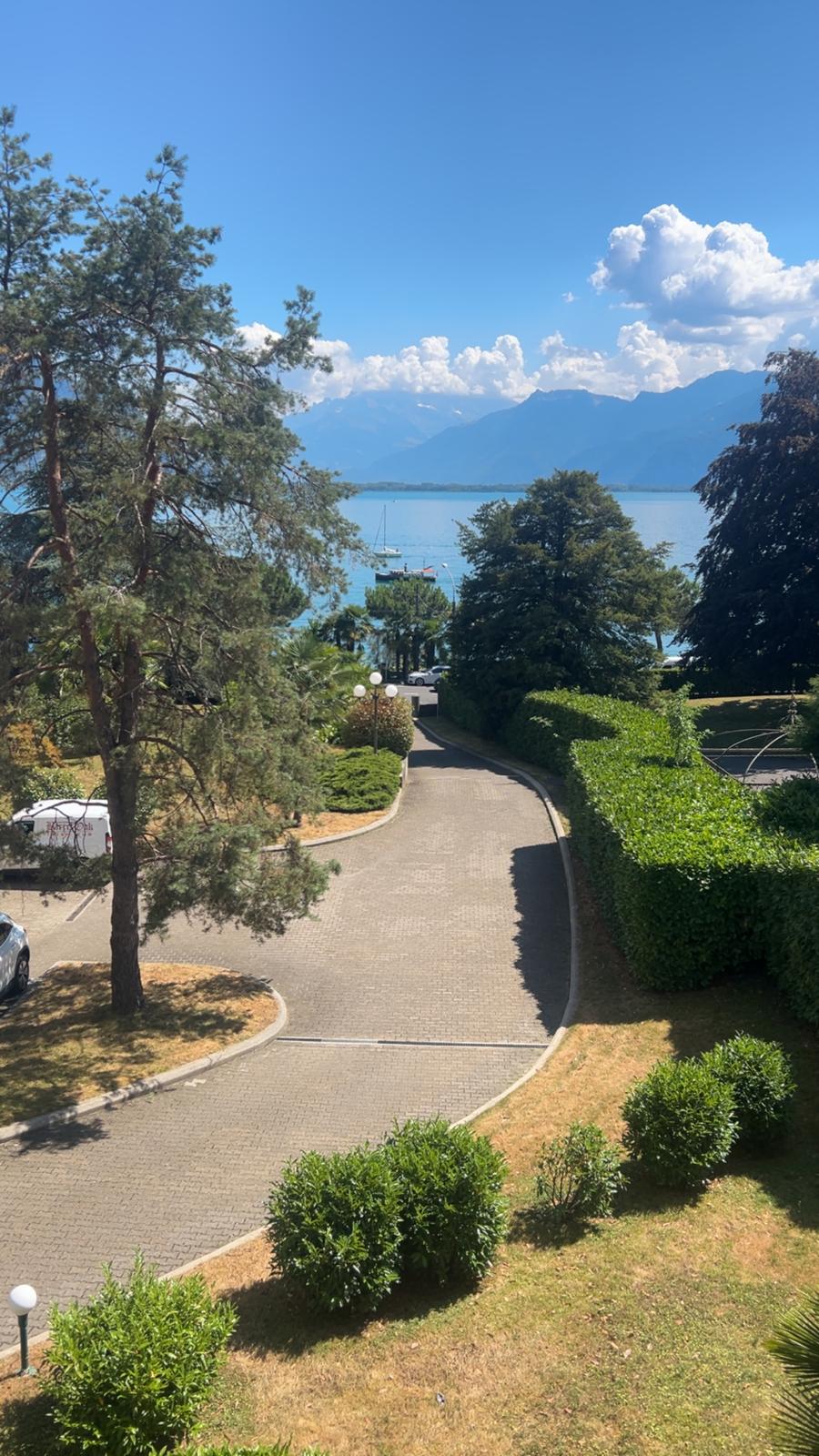 Independent Studio Montreux 608456