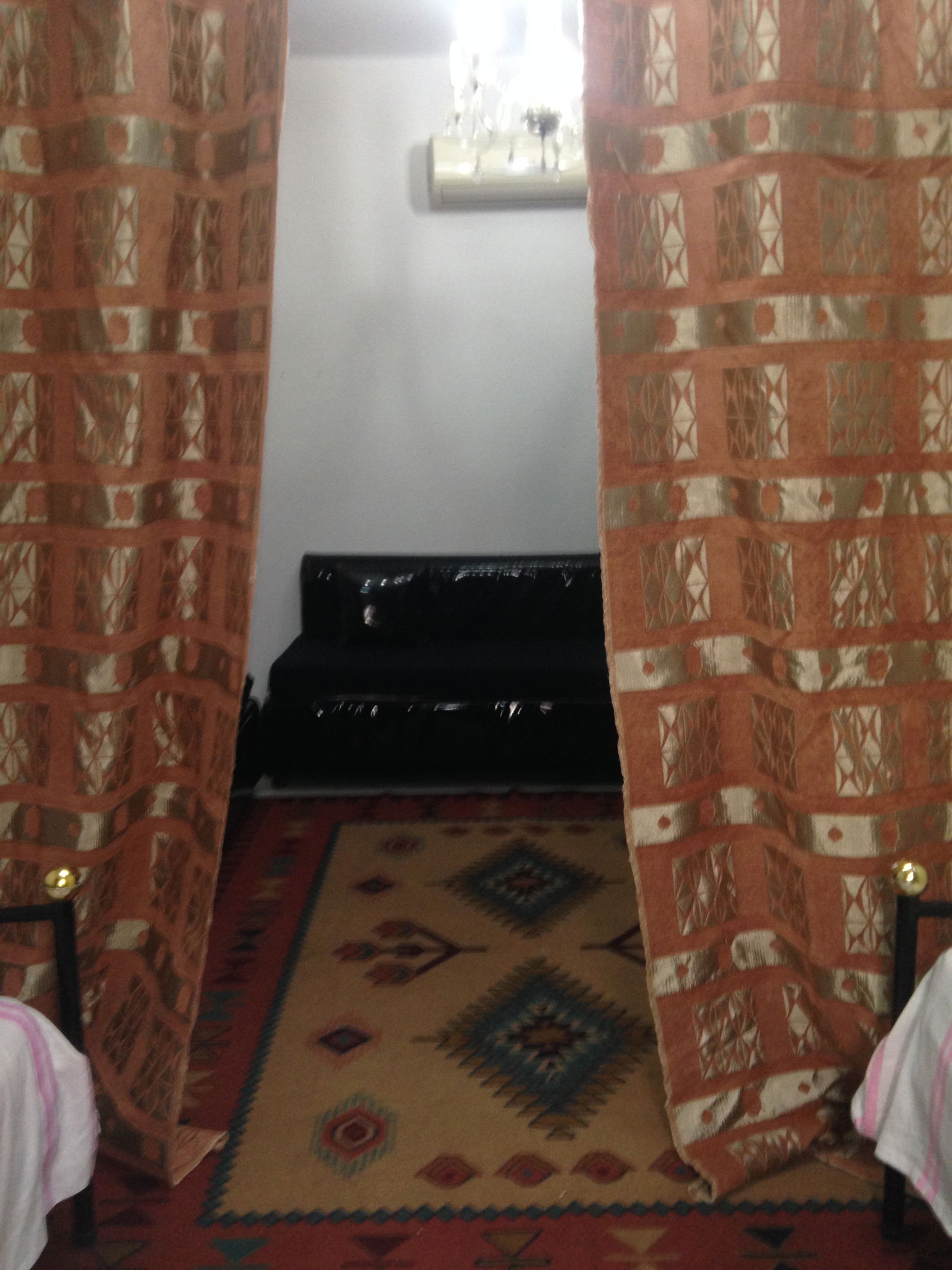 Independent Studio Tunis 84742