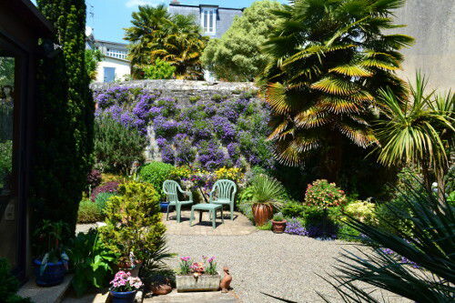 Independent Studio Quimper 68243
