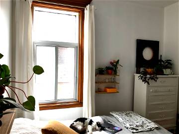 Roomlala | Apartment Mit 2 Schlafzimmern Und Terrasse, Plateau-Mont-Royal