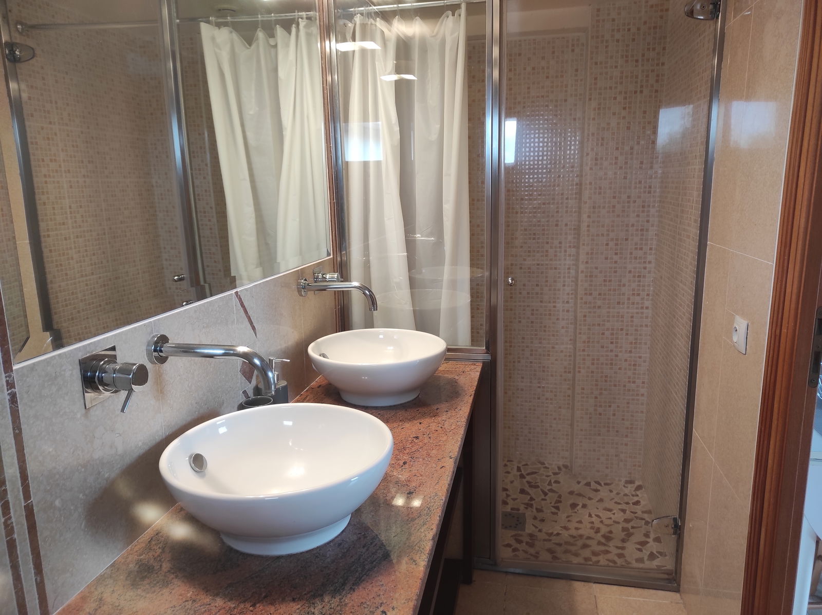 Entire Home Bardos 565019