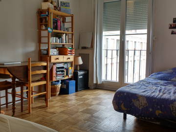 Roomlala | Apartment very close to Paris summer