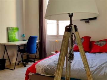 Roomlala | Appartamento Condiviso 100 Metri Quadrati 5 Camere Da Letto