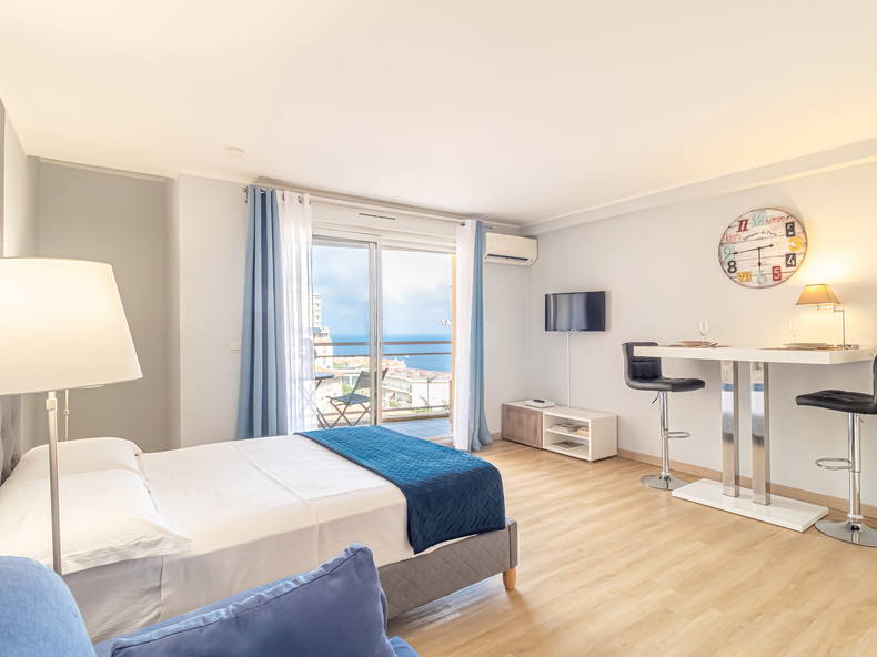 Entire Home Beausoleil 214689-3