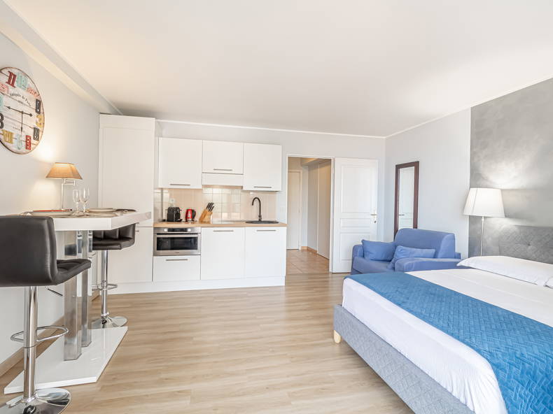 Entire Home Beausoleil 214689-2