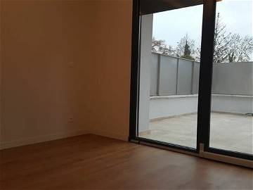 Roomlala | Appartamento T3 (4 Camere) Nuova Terrazza 130m2 Vicino A Neydens